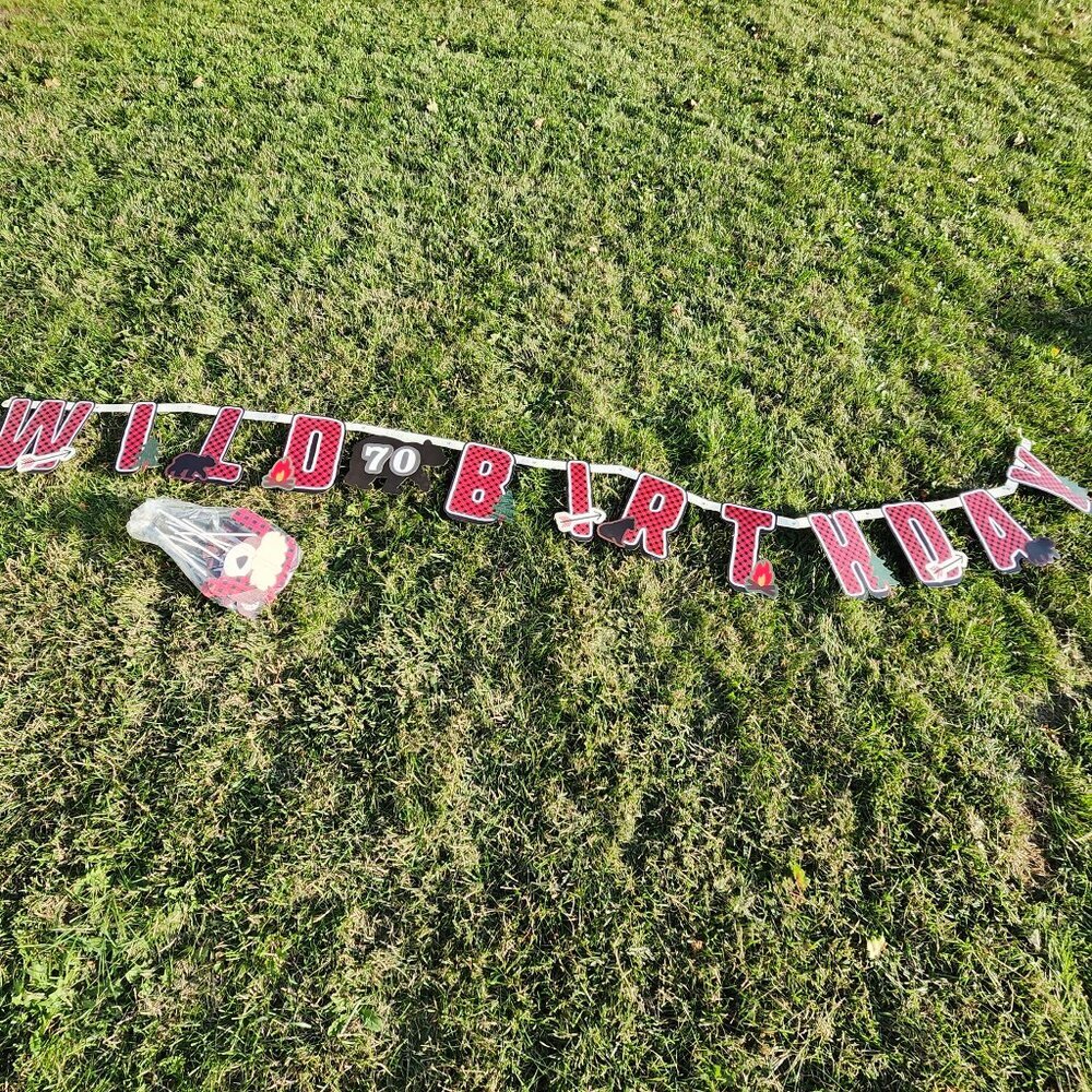 LARGE WILD BIRTHDAY DECORATION LOT BANNER Photo Props ALL AGES Outdoors Canadian - Picture 13 of 16
